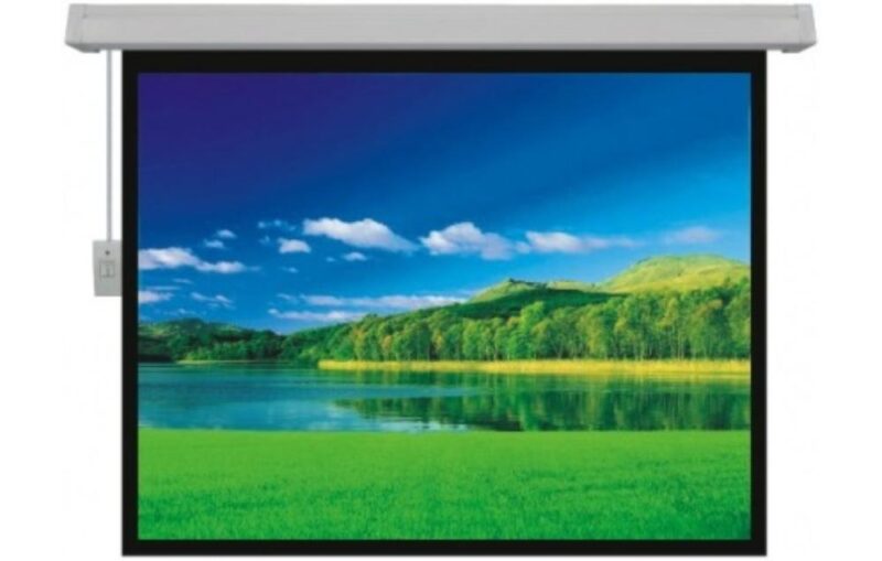 מסך הקרנה חשמלי בגודל 152X152